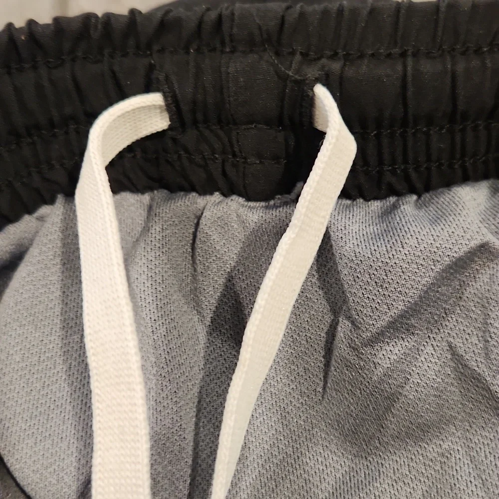 [ASICS] Motion Dry Athletic Shorts - Size M